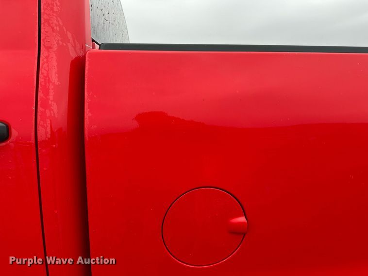 image for item EL0033 2019 Chevrolet Silverado 2500HD Double Cab pickup truck