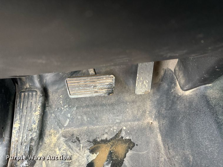 image for item EL0033 2019 Chevrolet Silverado 2500HD Double Cab pickup truck