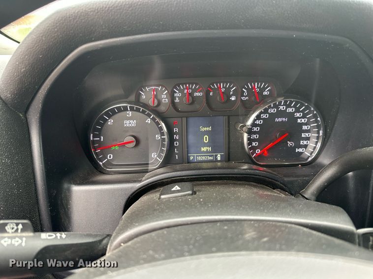 image for item EL0033 2019 Chevrolet Silverado 2500HD Double Cab pickup truck