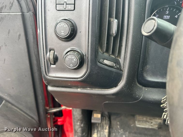 image for item EL0033 2019 Chevrolet Silverado 2500HD Double Cab pickup truck