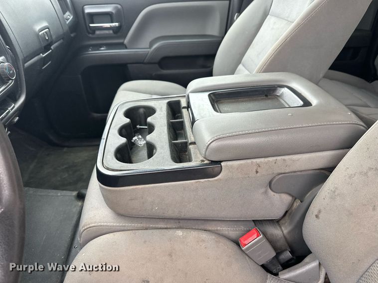 image for item EL0033 2019 Chevrolet Silverado 2500HD Double Cab pickup truck