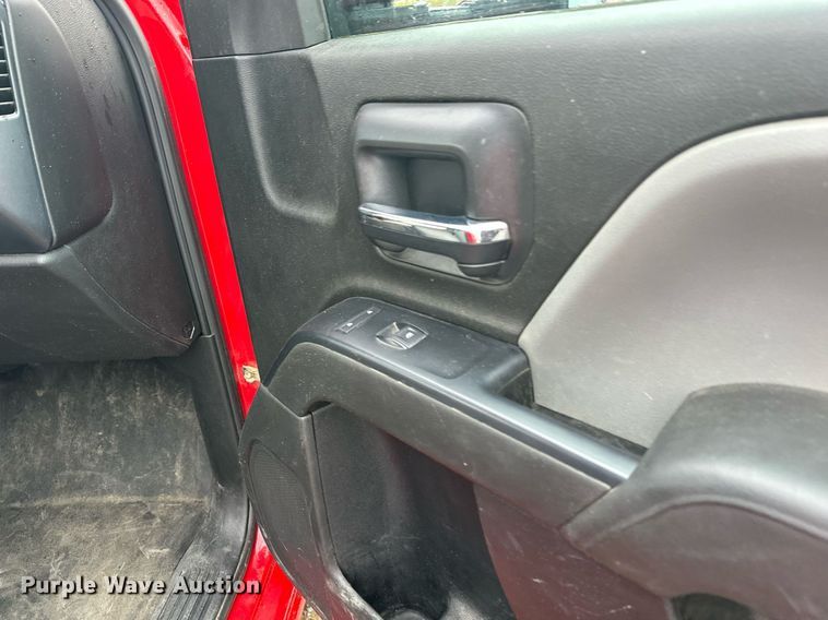 image for item EL0033 2019 Chevrolet Silverado 2500HD Double Cab pickup truck