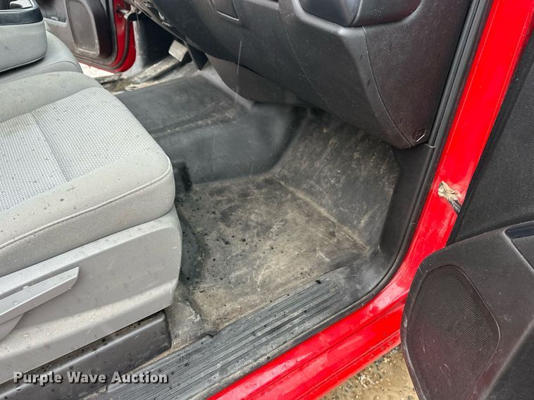 image for item EL0033 2019 Chevrolet Silverado 2500HD Double Cab pickup truck