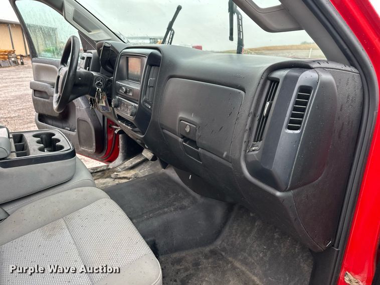 image for item EL0033 2019 Chevrolet Silverado 2500HD Double Cab pickup truck