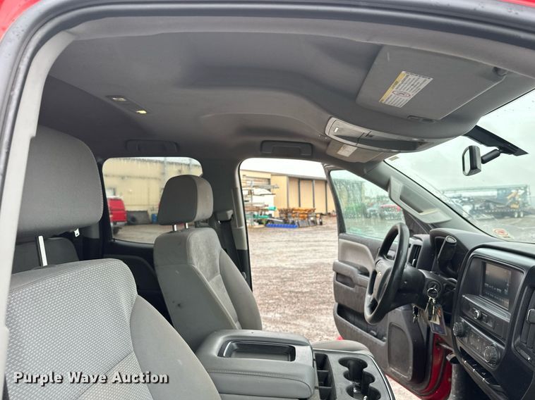 image for item EL0033 2019 Chevrolet Silverado 2500HD Double Cab pickup truck