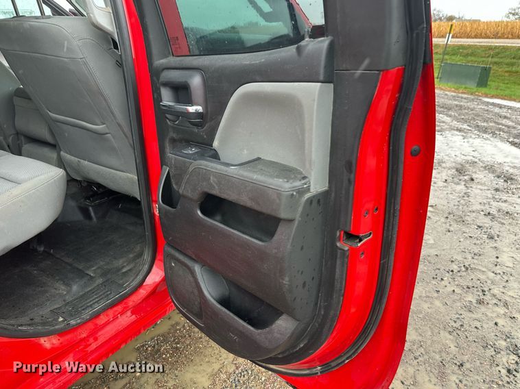 image for item EL0033 2019 Chevrolet Silverado 2500HD Double Cab pickup truck