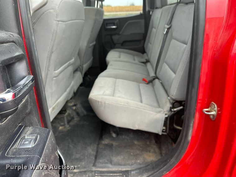 image for item EL0033 2019 Chevrolet Silverado 2500HD Double Cab pickup truck