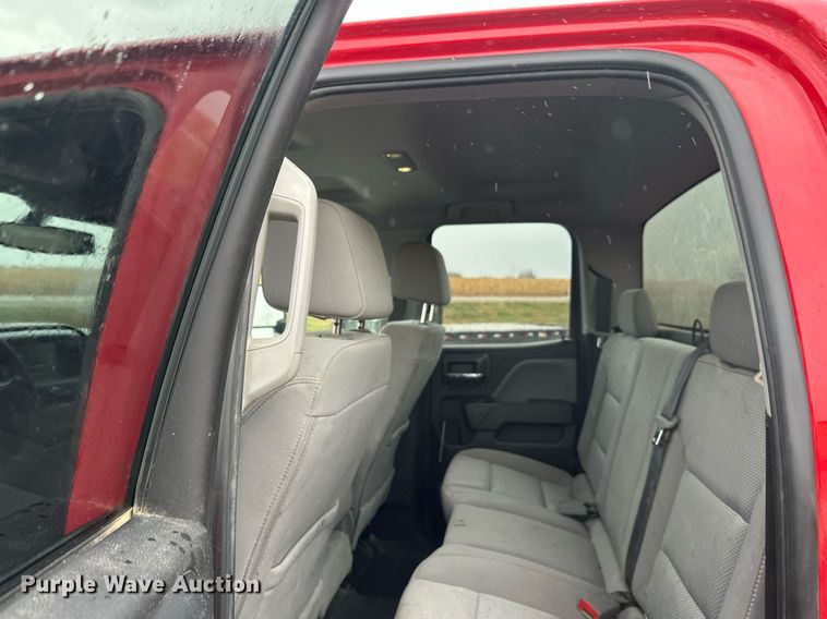 image for item EL0033 2019 Chevrolet Silverado 2500HD Double Cab pickup truck