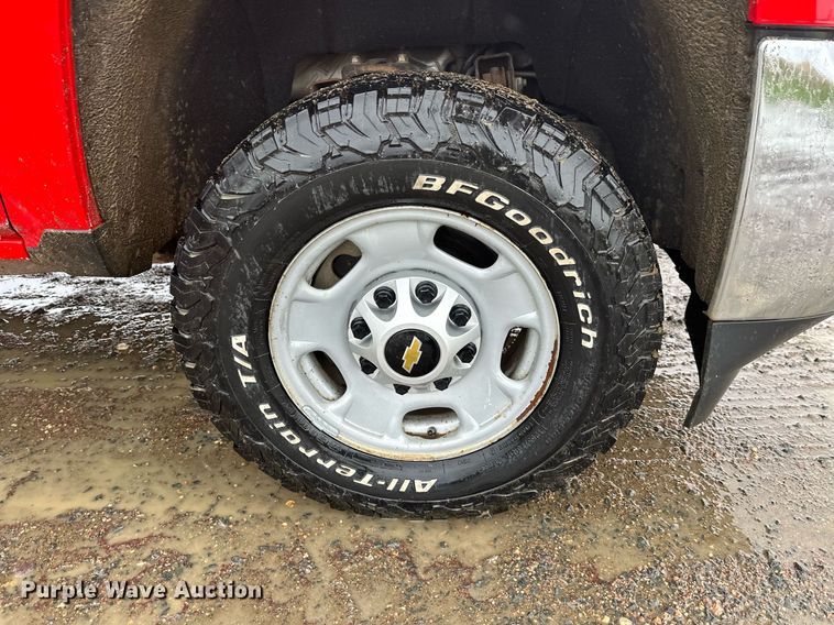 image for item EL0033 2019 Chevrolet Silverado 2500HD Double Cab pickup truck