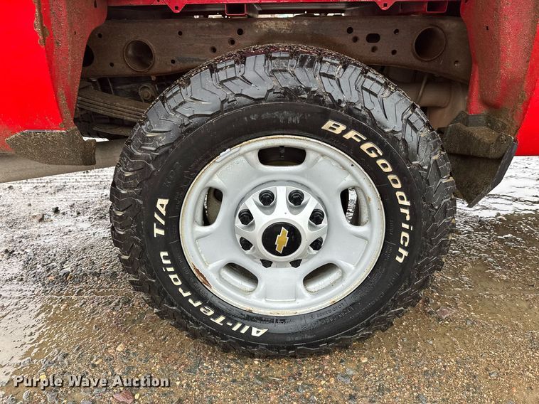 image for item EL0033 2019 Chevrolet Silverado 2500HD Double Cab pickup truck