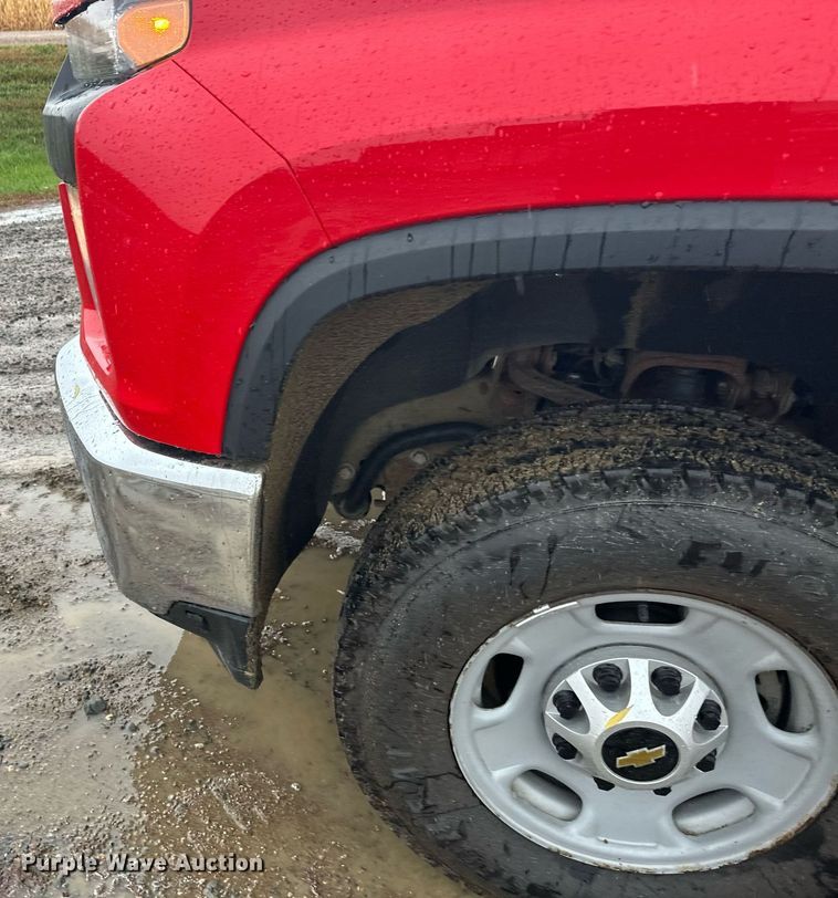 image for item EL0037 2021 Chevrolet Silverado 2500HD Double Cab pickup truck