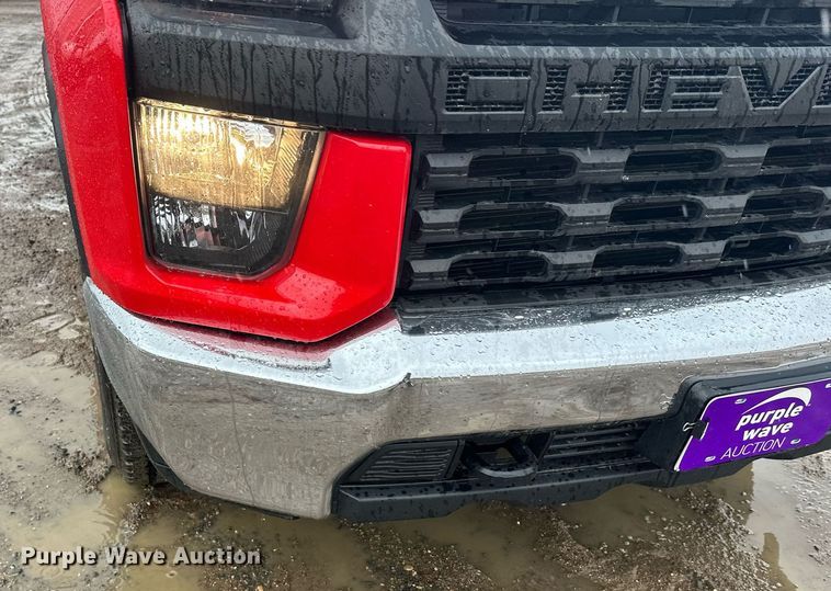 image for item EL0037 2021 Chevrolet Silverado 2500HD Double Cab pickup truck