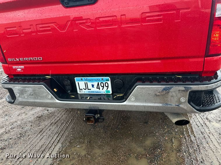 image for item EL0037 2021 Chevrolet Silverado 2500HD Double Cab pickup truck