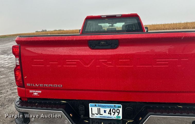 image for item EL0037 2021 Chevrolet Silverado 2500HD Double Cab pickup truck