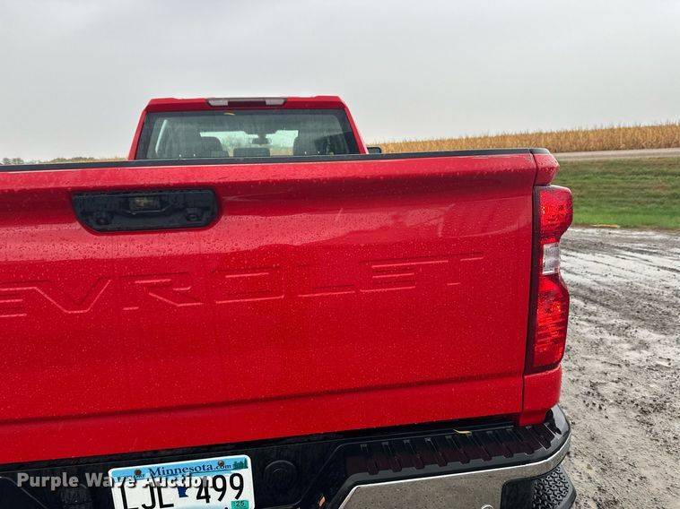 image for item EL0037 2021 Chevrolet Silverado 2500HD Double Cab pickup truck