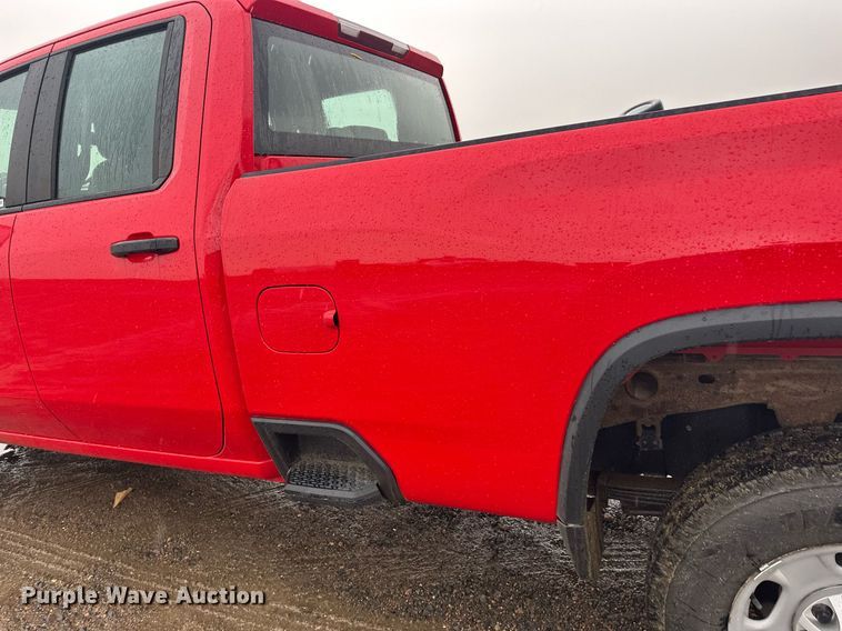 image for item EL0037 2021 Chevrolet Silverado 2500HD Double Cab pickup truck