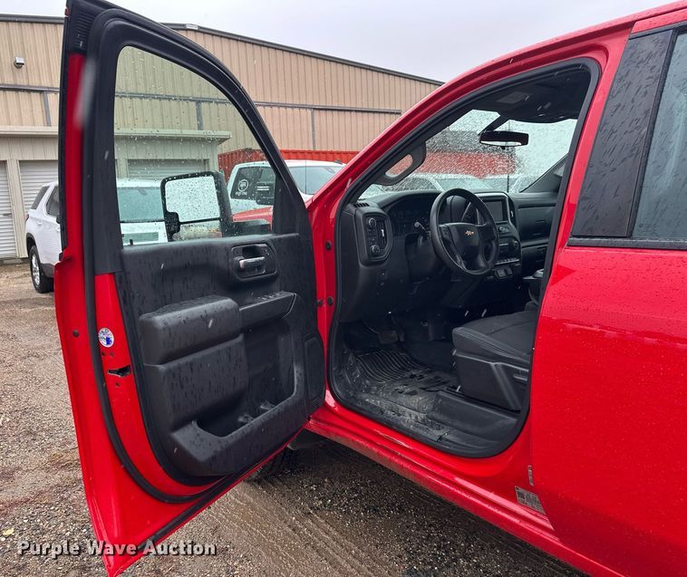 image for item EL0037 2021 Chevrolet Silverado 2500HD Double Cab pickup truck