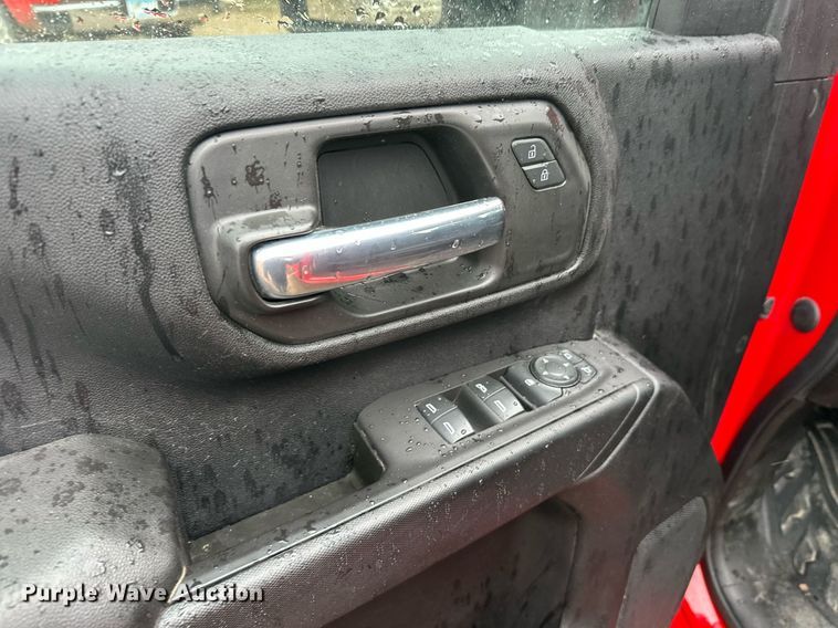 image for item EL0037 2021 Chevrolet Silverado 2500HD Double Cab pickup truck