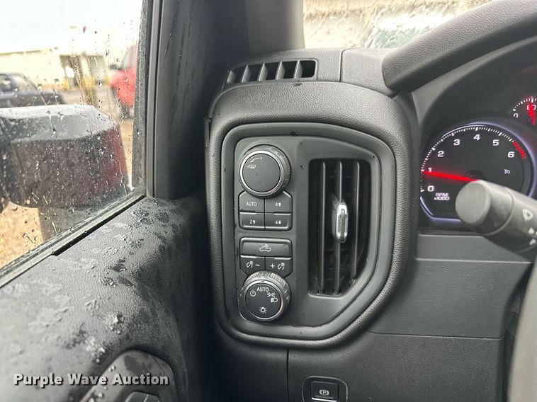 image for item EL0037 2021 Chevrolet Silverado 2500HD Double Cab pickup truck