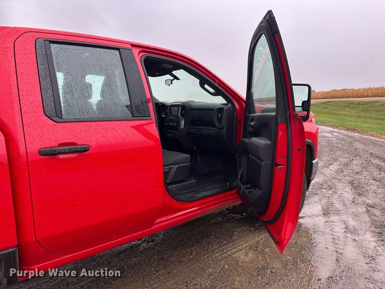 image for item EL0037 2021 Chevrolet Silverado 2500HD Double Cab pickup truck