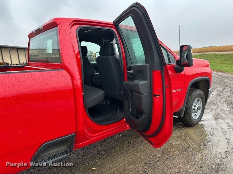 image for item EL0037 2021 Chevrolet Silverado 2500HD Double Cab pickup truck