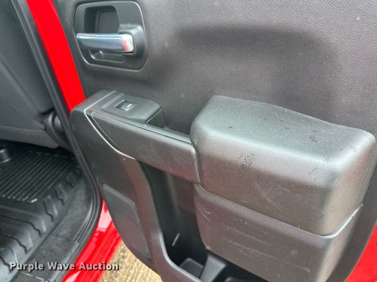 image for item EL0037 2021 Chevrolet Silverado 2500HD Double Cab pickup truck