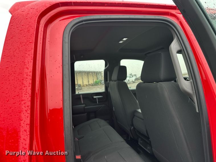 image for item EL0037 2021 Chevrolet Silverado 2500HD Double Cab pickup truck