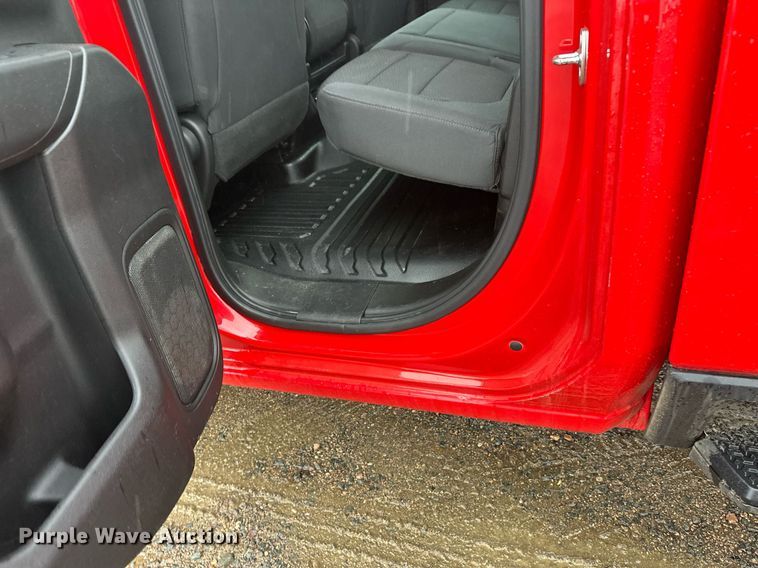 image for item EL0037 2021 Chevrolet Silverado 2500HD Double Cab pickup truck