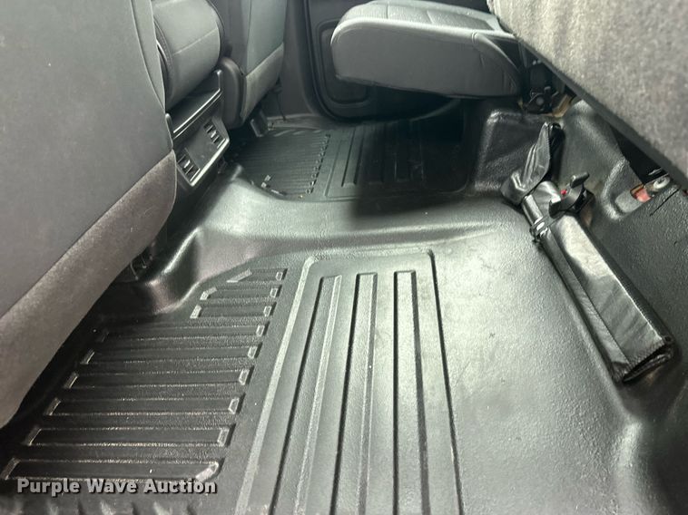 image for item EL0037 2021 Chevrolet Silverado 2500HD Double Cab pickup truck