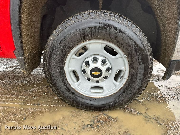 image for item EL0037 2021 Chevrolet Silverado 2500HD Double Cab pickup truck