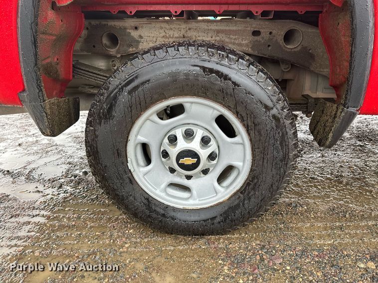 image for item EL0037 2021 Chevrolet Silverado 2500HD Double Cab pickup truck