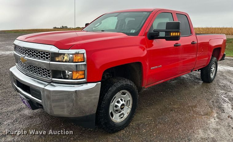 image for item EL0038 2019 Chevrolet Silverado 2500HD Double Cab pickup truck