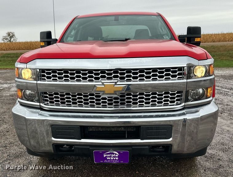 image for item EL0038 2019 Chevrolet Silverado 2500HD Double Cab pickup truck