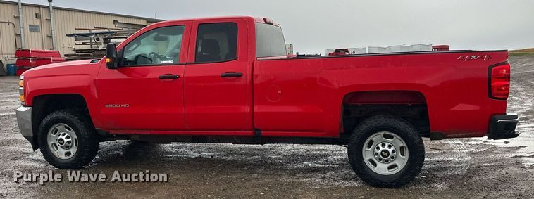 image for item EL0038 2019 Chevrolet Silverado 2500HD Double Cab pickup truck