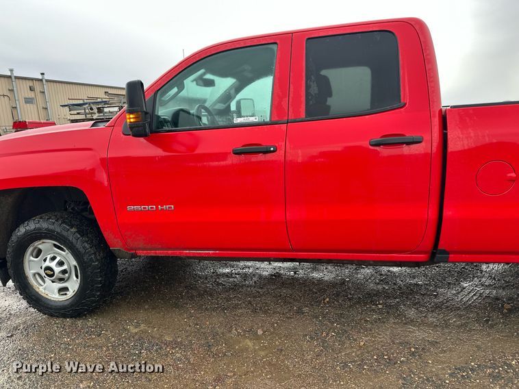 image for item EL0038 2019 Chevrolet Silverado 2500HD Double Cab pickup truck