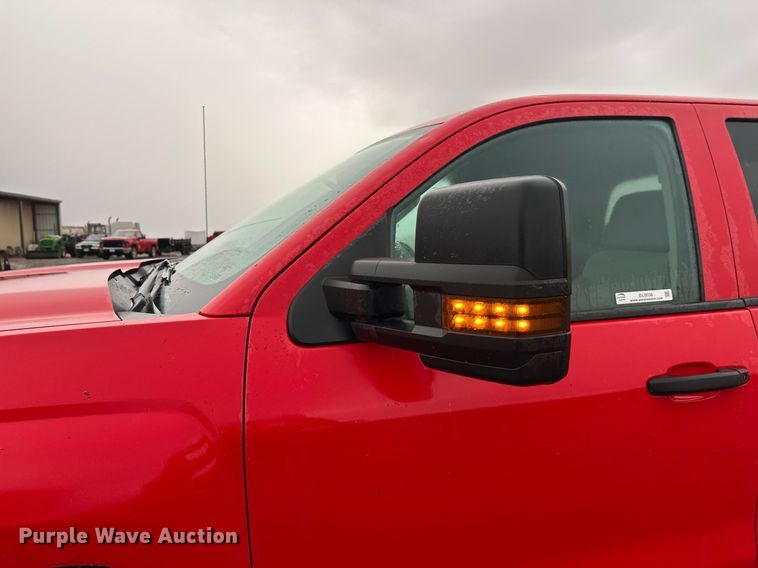 image for item EL0038 2019 Chevrolet Silverado 2500HD Double Cab pickup truck