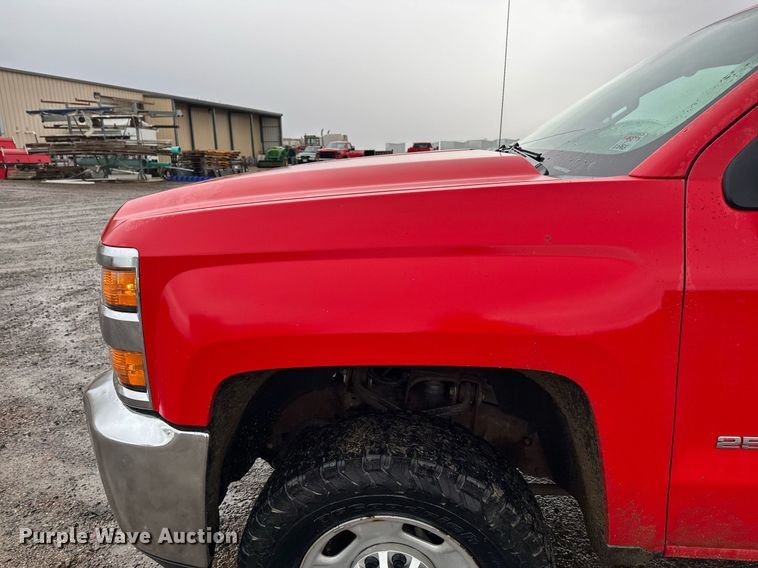 image for item EL0038 2019 Chevrolet Silverado 2500HD Double Cab pickup truck