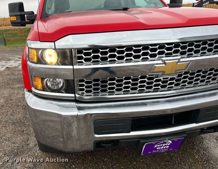 image for item EL0038 2019 Chevrolet Silverado 2500HD Double Cab pickup truck