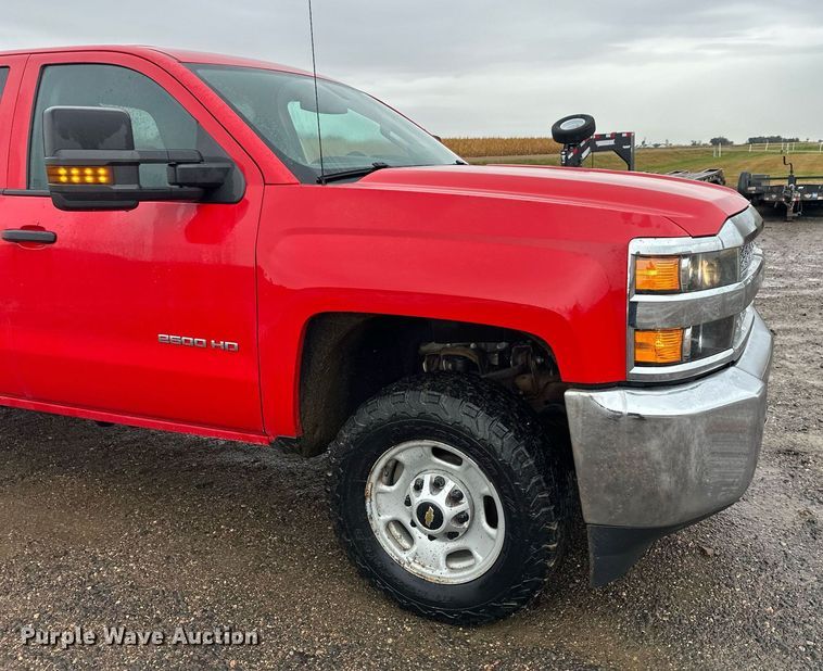 image for item EL0038 2019 Chevrolet Silverado 2500HD Double Cab pickup truck