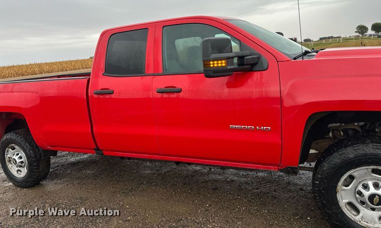 image for item EL0038 2019 Chevrolet Silverado 2500HD Double Cab pickup truck