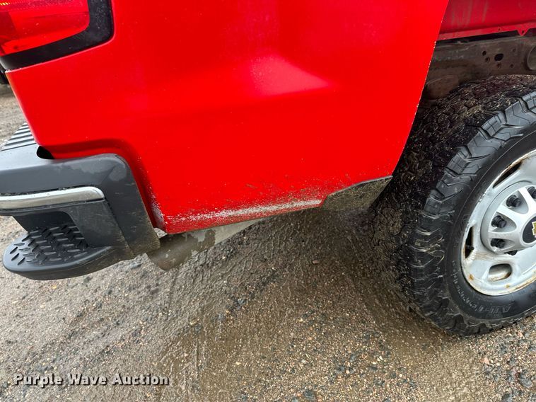 image for item EL0038 2019 Chevrolet Silverado 2500HD Double Cab pickup truck