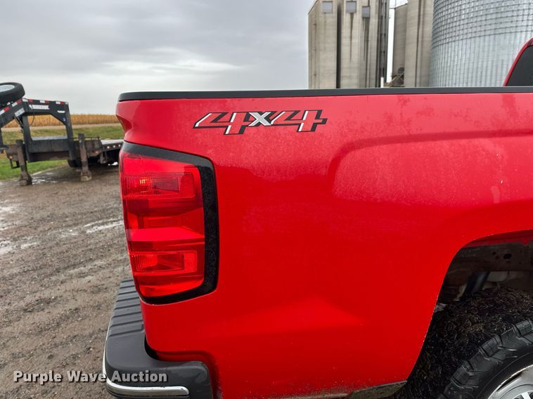 image for item EL0038 2019 Chevrolet Silverado 2500HD Double Cab pickup truck