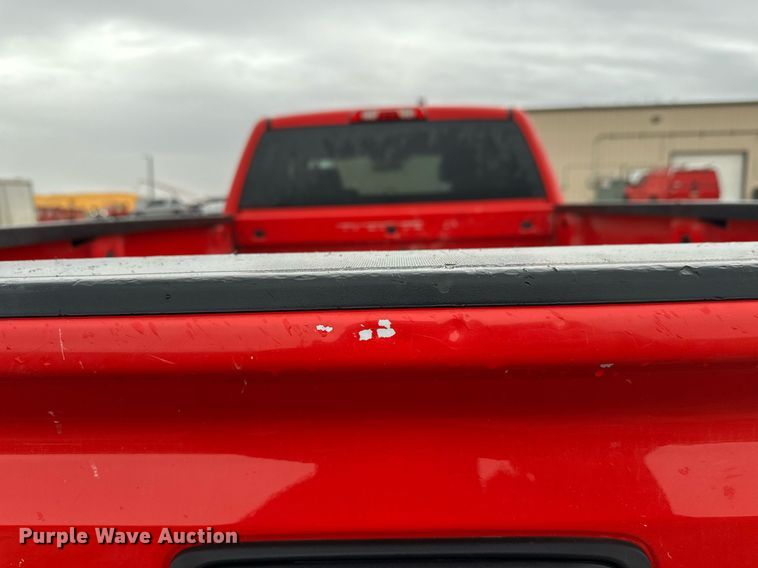 image for item EL0038 2019 Chevrolet Silverado 2500HD Double Cab pickup truck