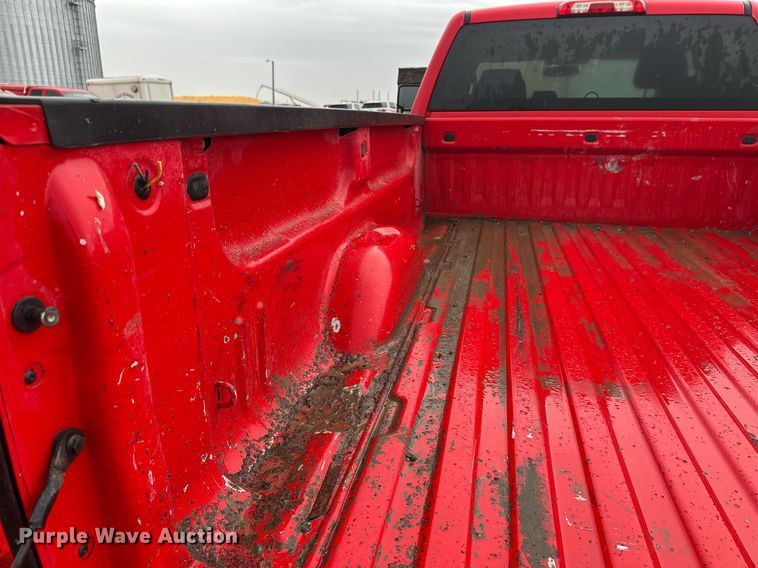 image for item EL0038 2019 Chevrolet Silverado 2500HD Double Cab pickup truck