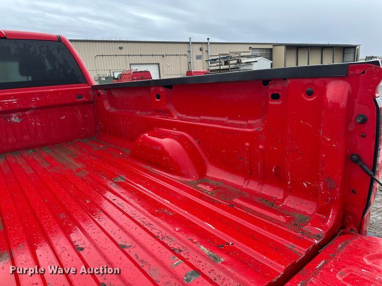 image for item EL0038 2019 Chevrolet Silverado 2500HD Double Cab pickup truck