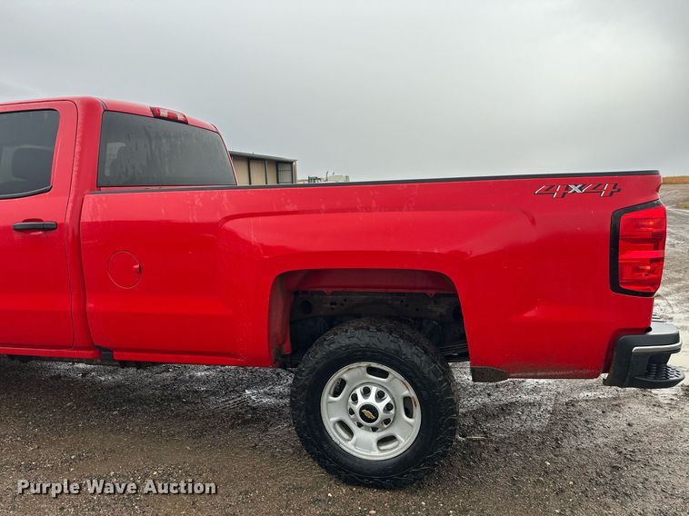 image for item EL0038 2019 Chevrolet Silverado 2500HD Double Cab pickup truck