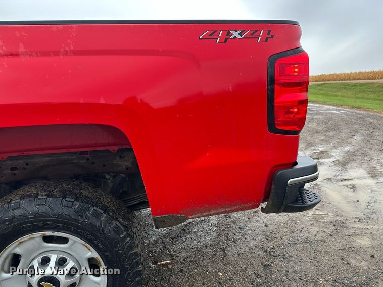 image for item EL0038 2019 Chevrolet Silverado 2500HD Double Cab pickup truck