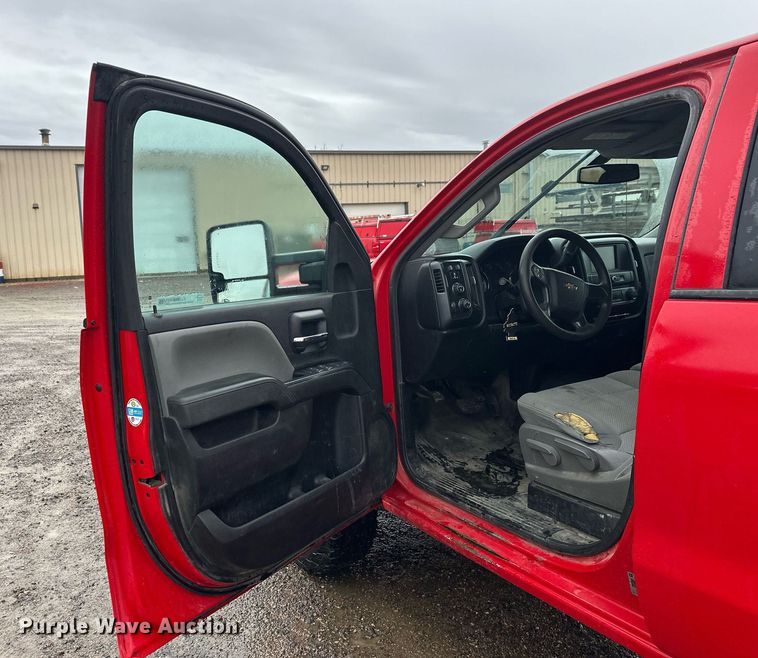 image for item EL0038 2019 Chevrolet Silverado 2500HD Double Cab pickup truck