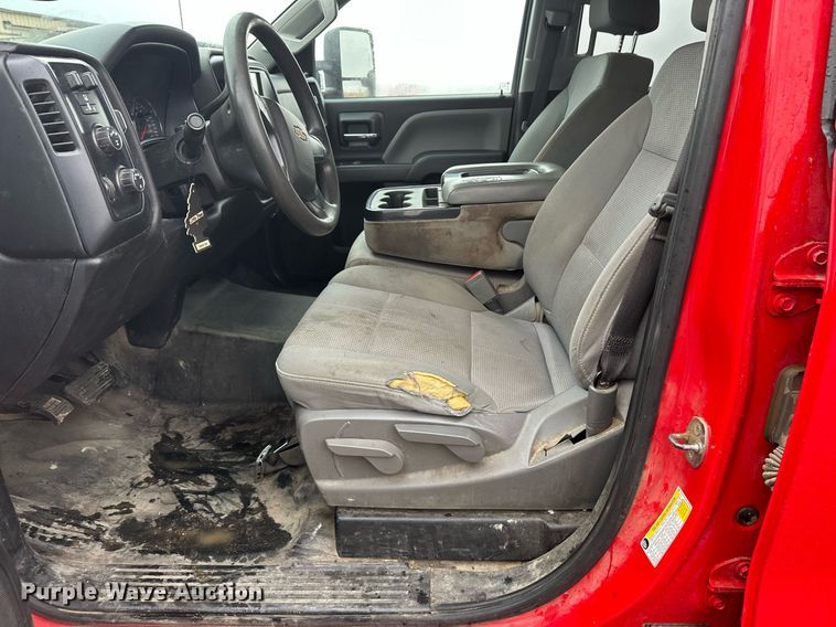 image for item EL0038 2019 Chevrolet Silverado 2500HD Double Cab pickup truck