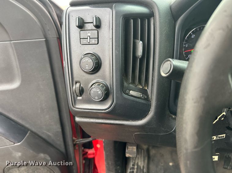 image for item EL0038 2019 Chevrolet Silverado 2500HD Double Cab pickup truck